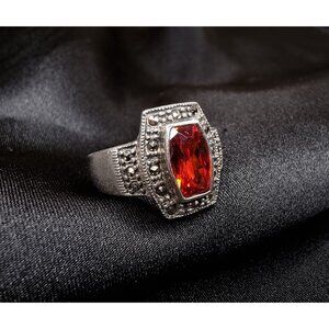 Rare Find Vintage Genuine Garnet Marcasite Sterling Silver 925 Ring Size 7.5